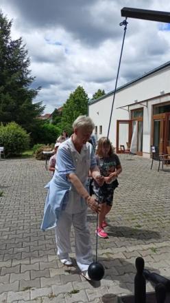 Společné odpoledne dětí a seniorů na Dobříši