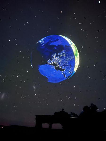 Druháci v planetáriu Druháci v planetáriu